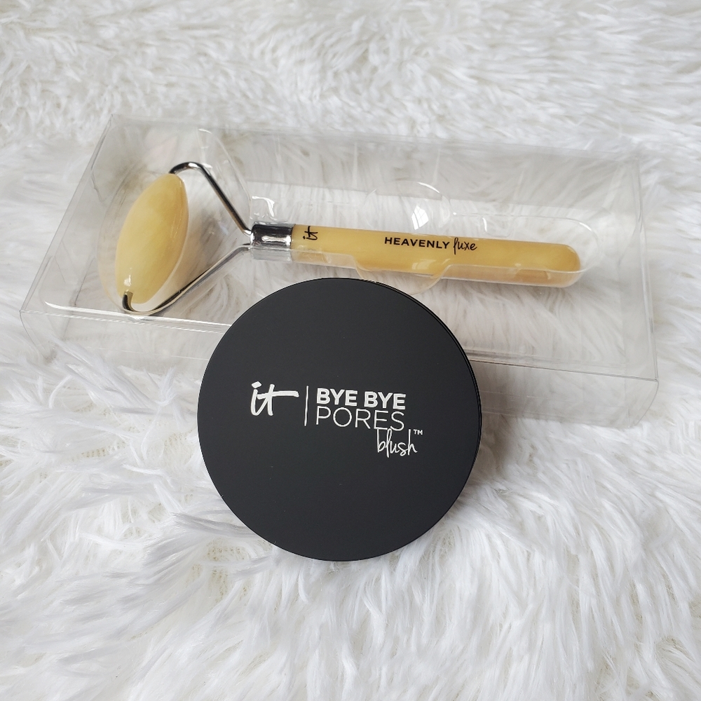 It Cosmetics Bye Bye Pores Blush & Heavenly Luxe Citrine Face Roller